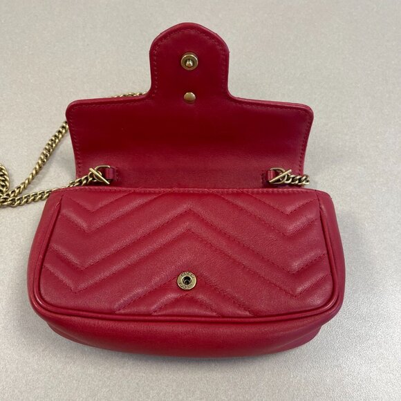 Gucci Calfskin Matelasse Super Mini GG Marmont Shoulder Bag - Red - Preowned - Picture 5 of 10